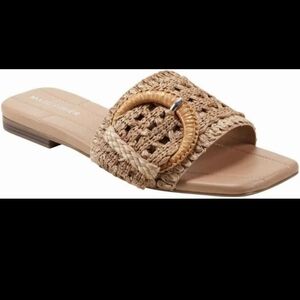 Size 7.5 New Marc Fisher Loree woven slip-on flat sandals.